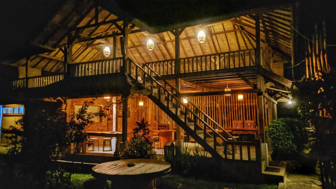 Peraja Bungalows Loyok Sangyang Exteriér fotografie