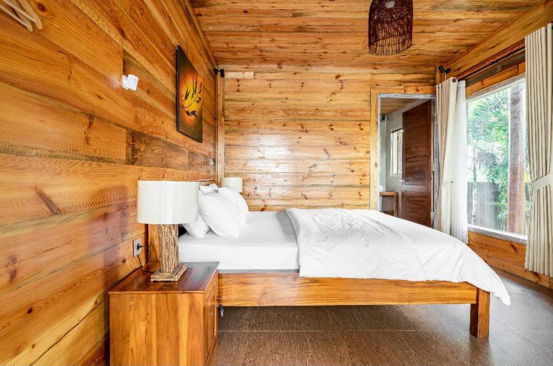 Peraja Bungalows Loyok Sangyang Exteriér fotografie