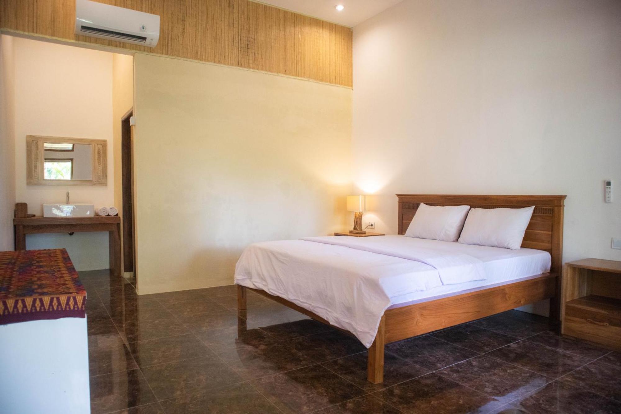 Peraja Bungalows Loyok Sangyang Pokoj fotografie