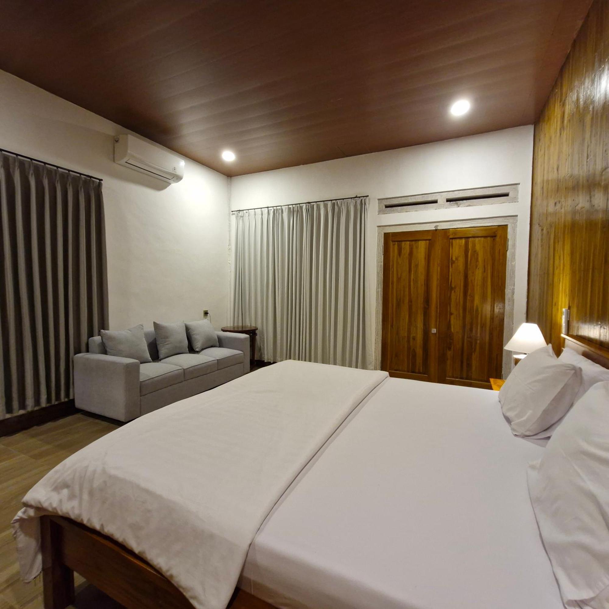 Peraja Bungalows Loyok Sangyang Exteriér fotografie