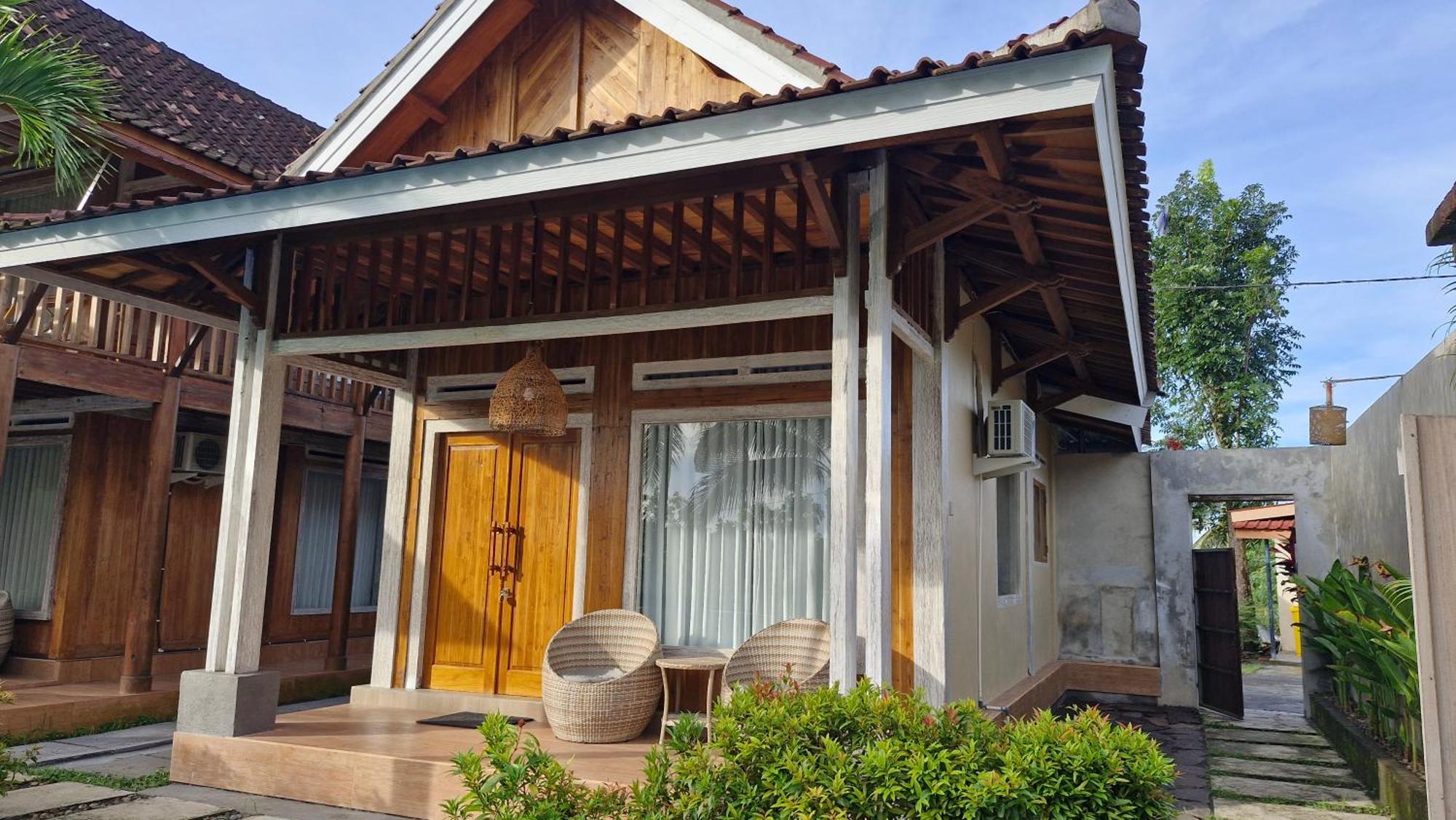Peraja Bungalows Loyok Sangyang Exteriér fotografie