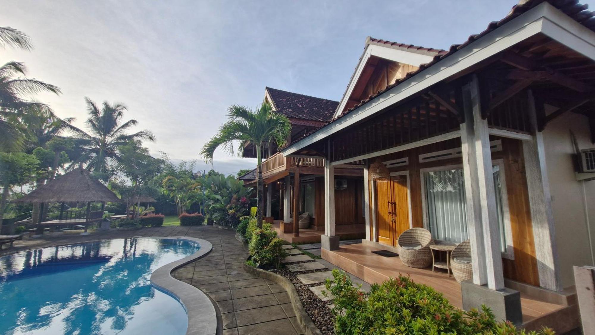 Peraja Bungalows Loyok Sangyang Exteriér fotografie