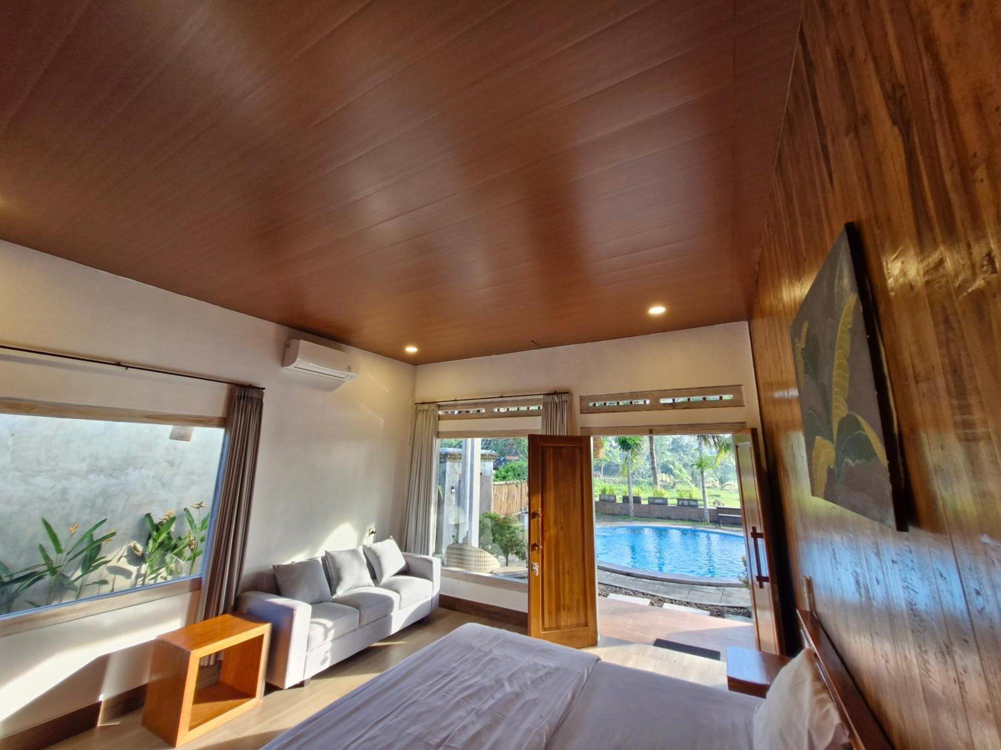 Peraja Bungalows Loyok Sangyang Pokoj fotografie