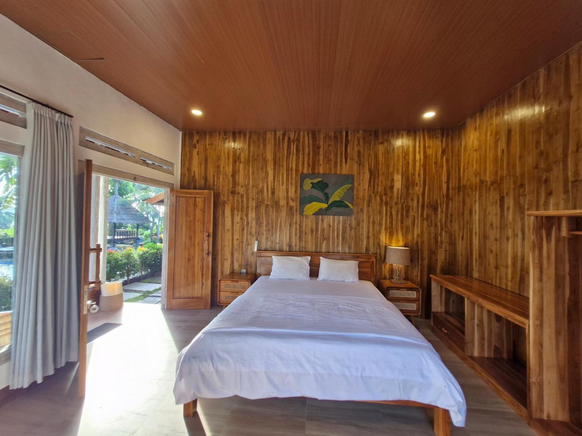 Peraja Bungalows Loyok Sangyang Pokoj fotografie