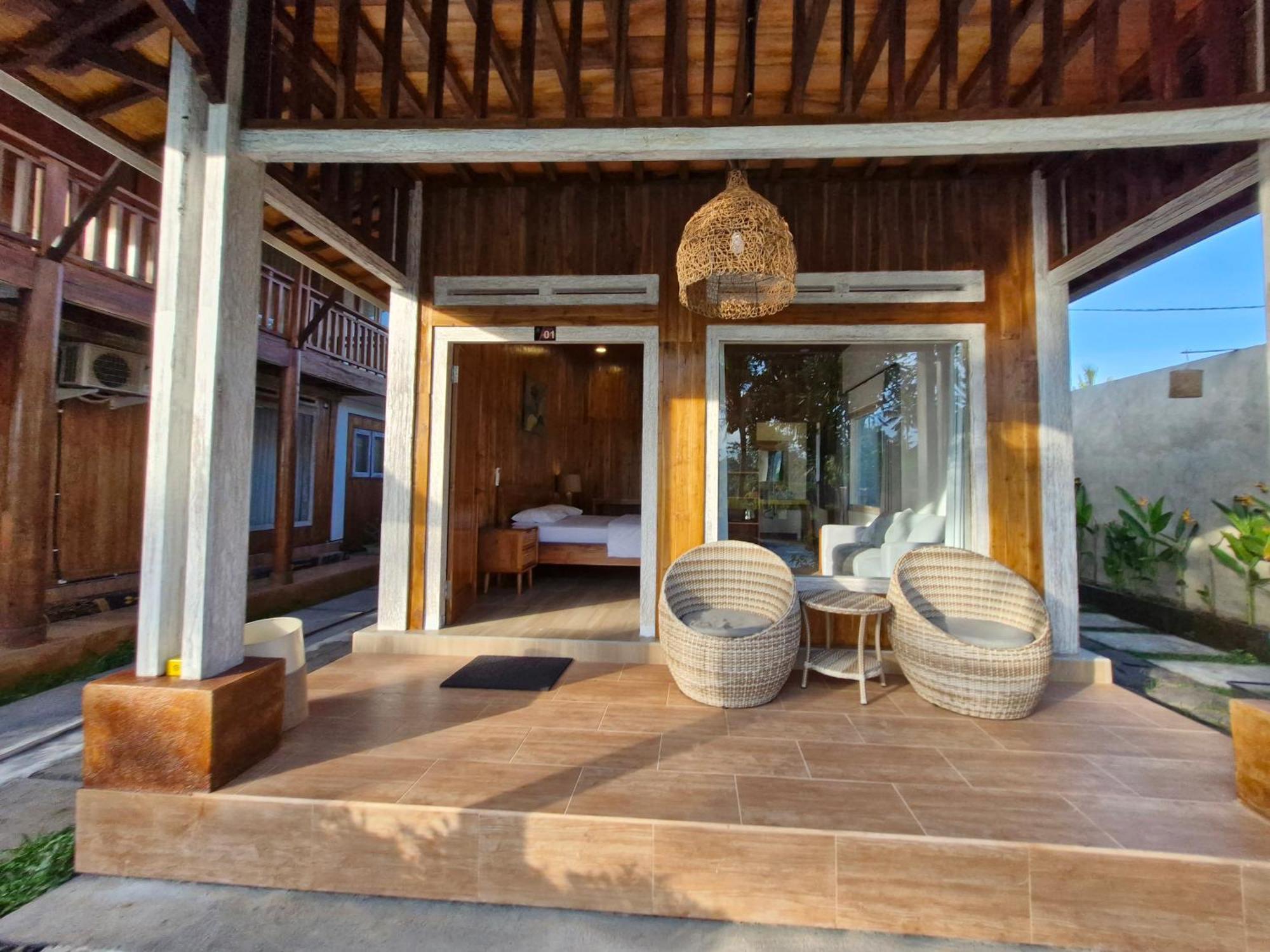 Peraja Bungalows Loyok Sangyang Pokoj fotografie